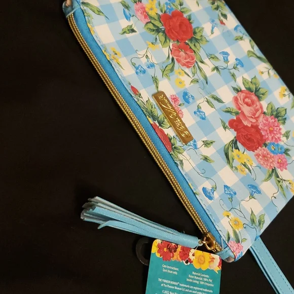 The Pioneer Woman Sweet Rose Cosmetic Bag 8.5" x 7"of - Picture 6 of 10